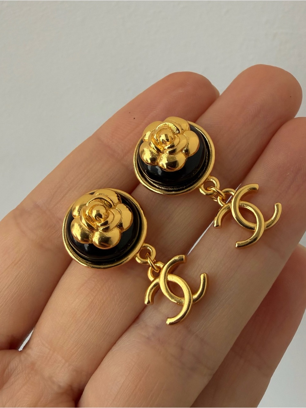 🖤Chanel Gold and Black Camellia Drop Earrings💛 - Picture 9 of 9